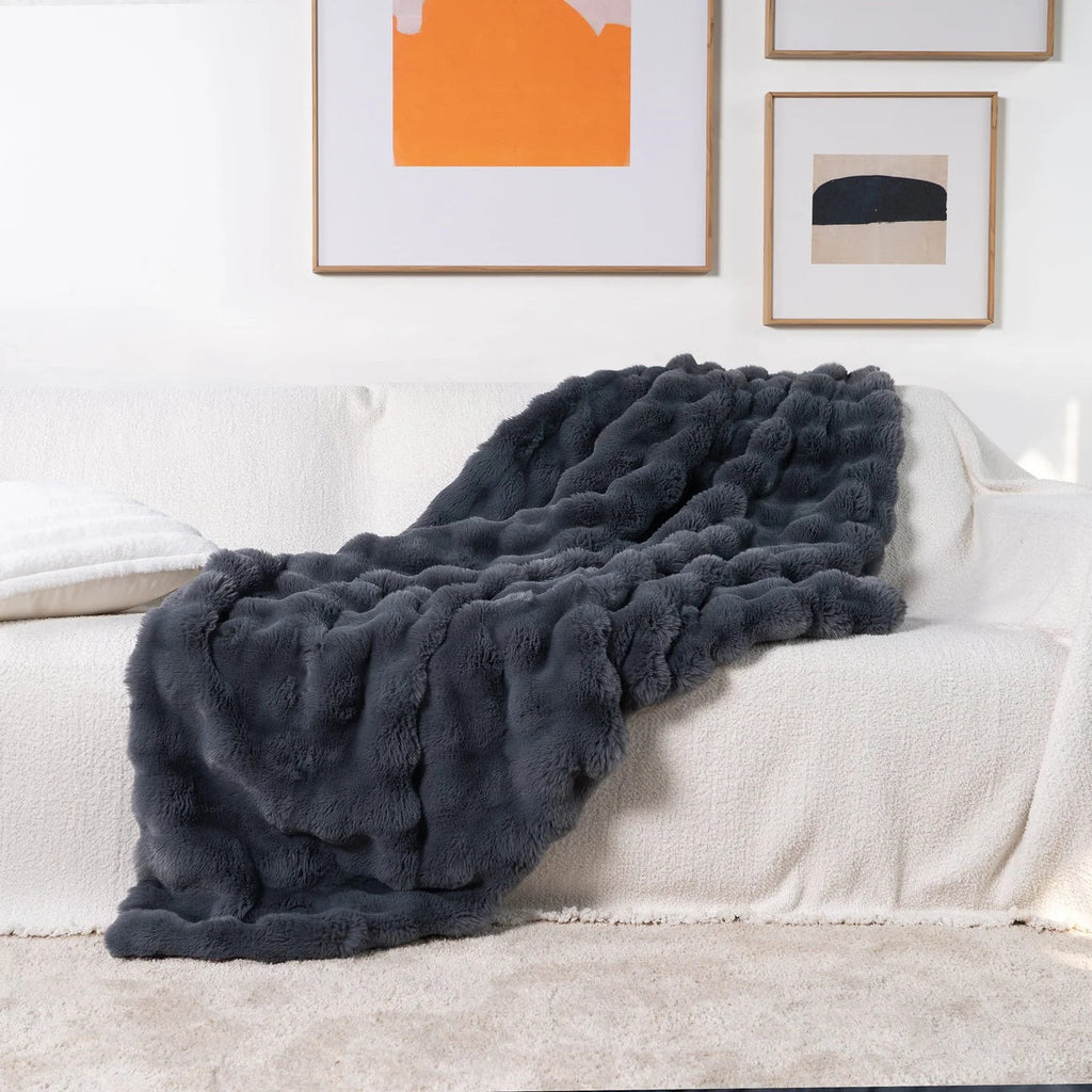 Soft Faux-Fur Throw Blanket for Sofa and Bed
