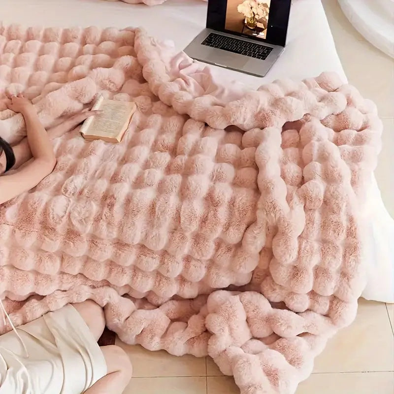 Soft Faux-Fur Throw Blanket for Sofa and Bed
