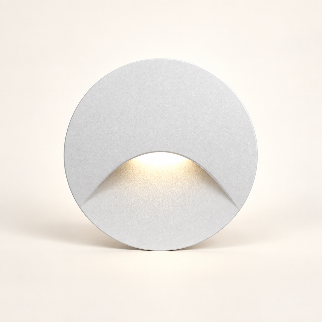 3W recessed outdoor step light on warm white background