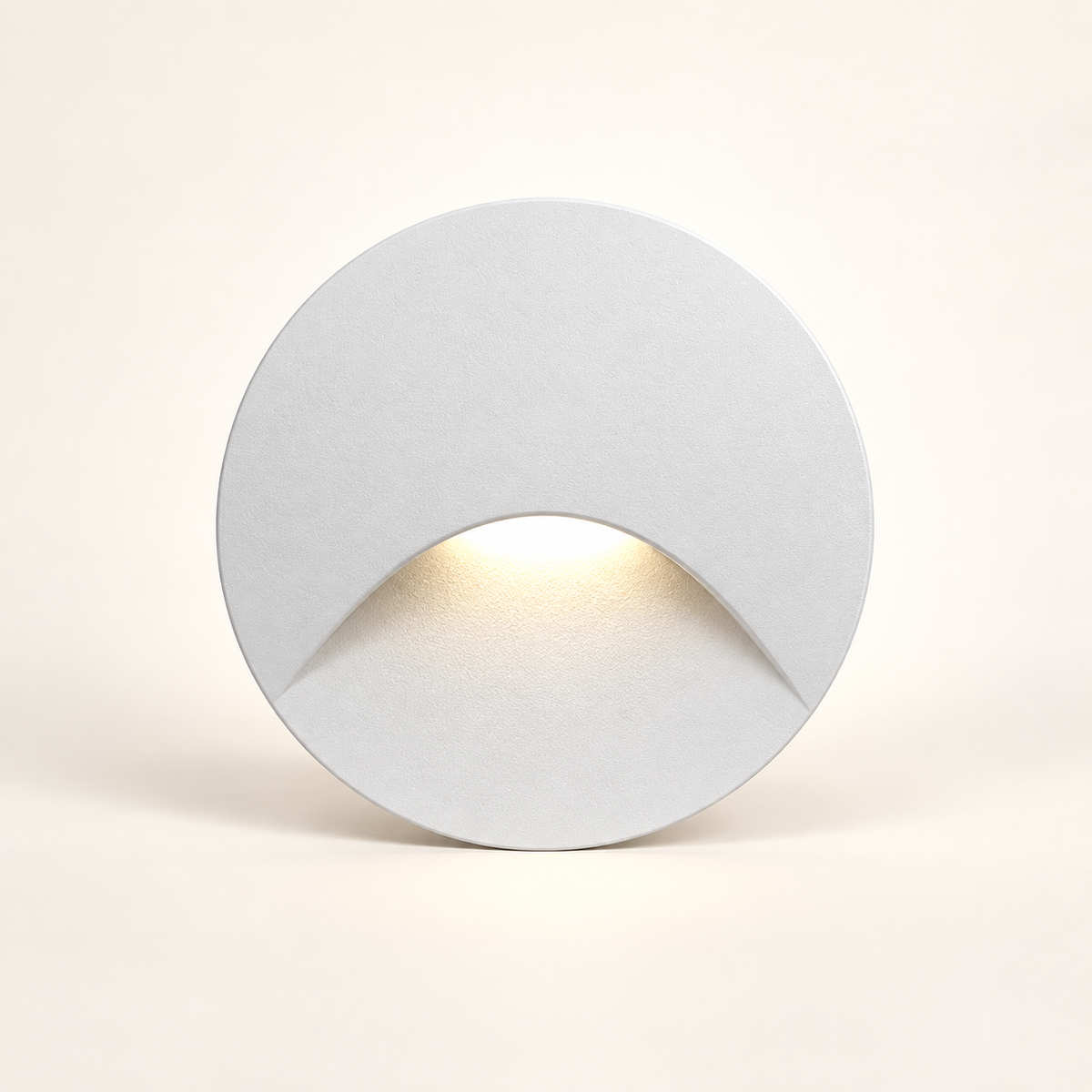 3W recessed outdoor step light on warm white background
